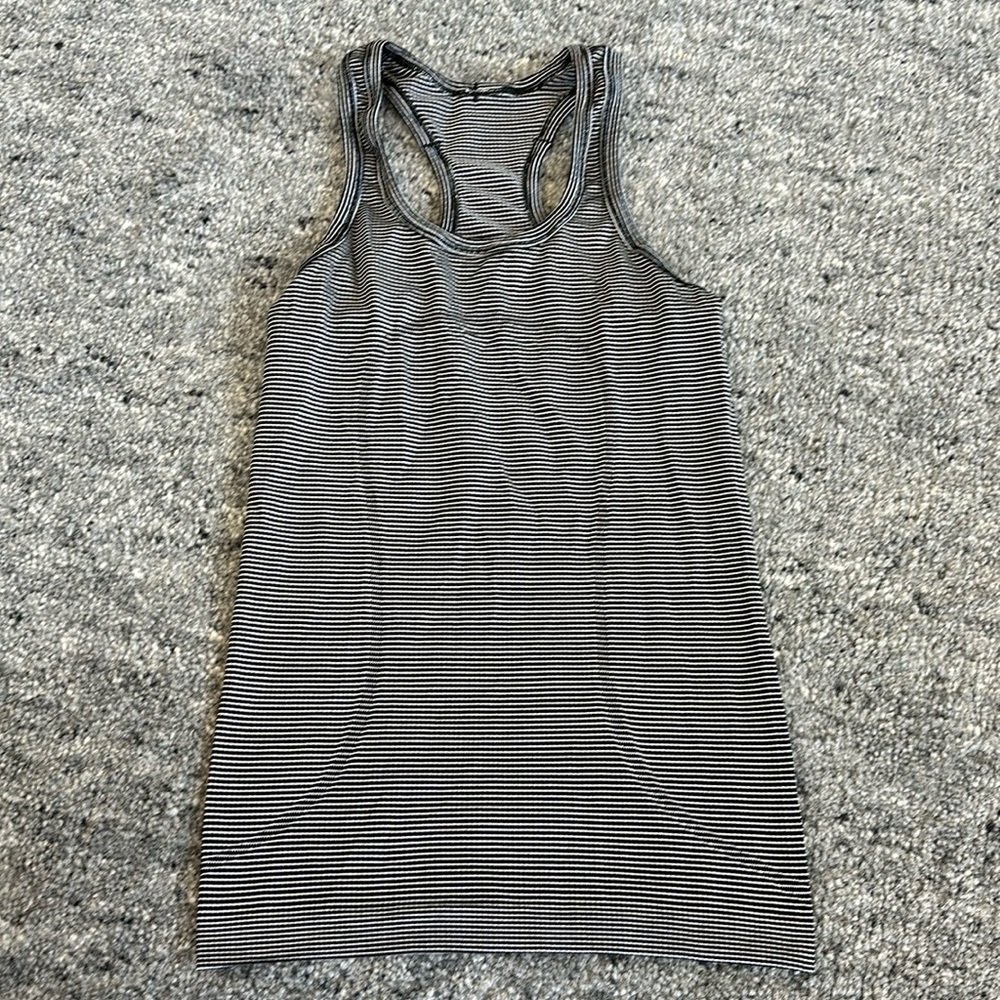 Lululemon Swiftly Tech Tank Size 2 Black/White Striped